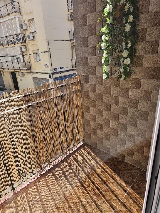 Apartamento Familiar En Triana 塞维利亚 外观 照片